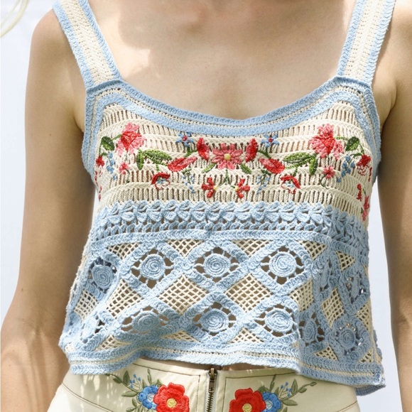 Cider Tops - Floral Embroidered Crochet Crop Tank Top | Size Small